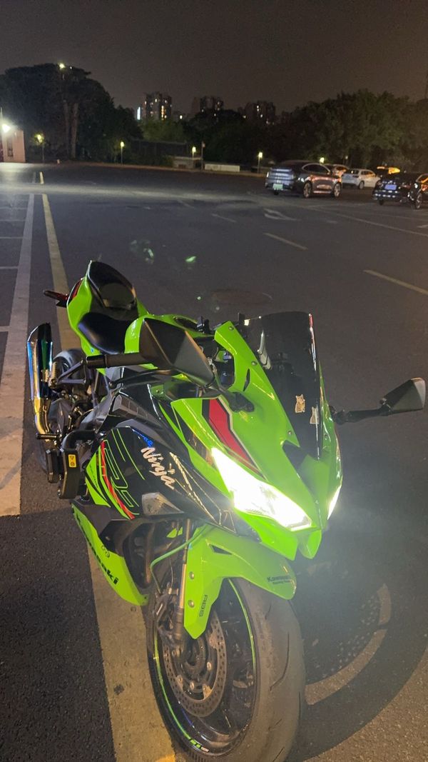 川崎 ZX-4R
