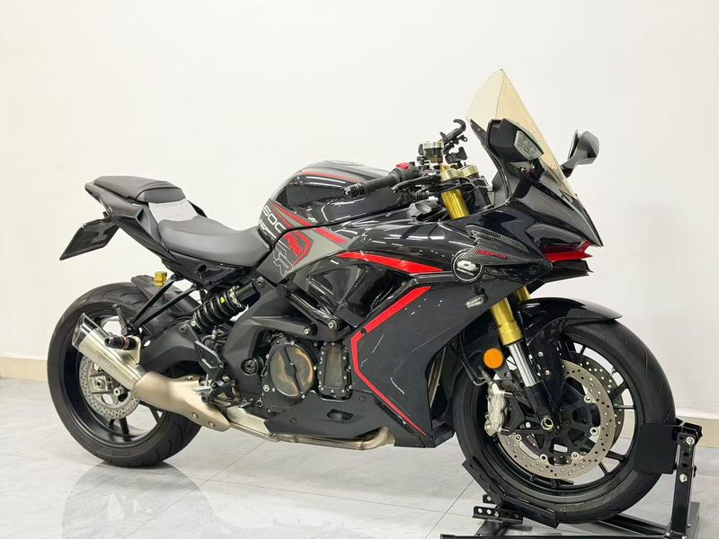 QJMOTOR 赛600