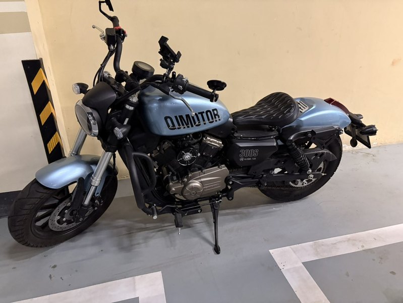 QJMOTOR 闪300S