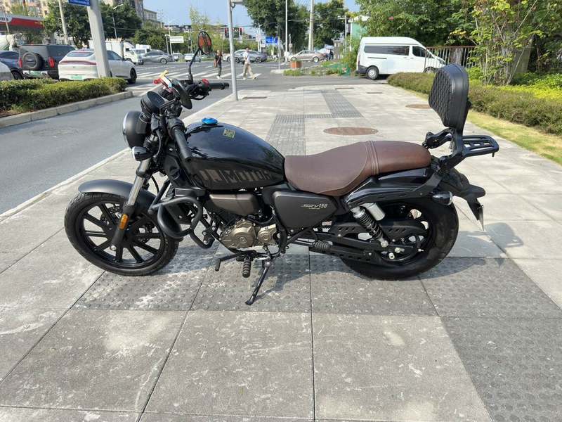 QJMOTOR 闪150