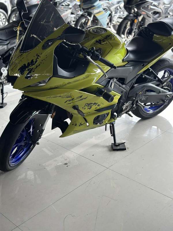 雅马哈 YZF-R3