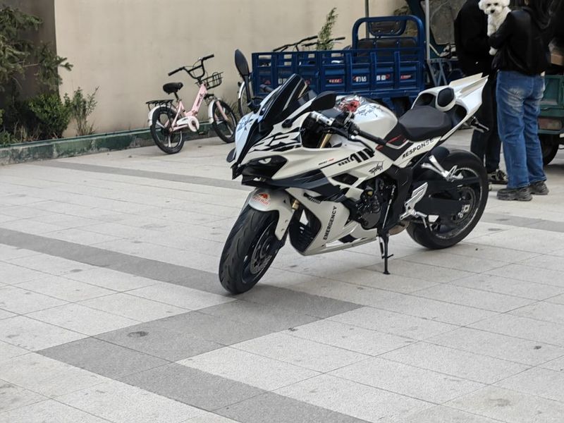 QJMOTOR 赛600