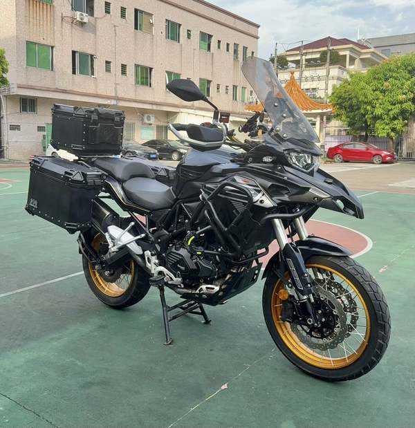 贝纳利 TRK552