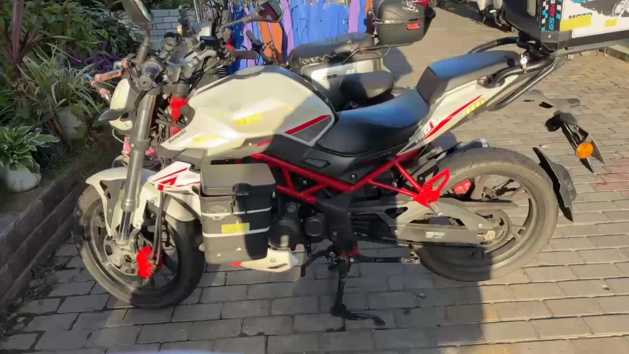 贝纳利 红宝龙 TNT 150i