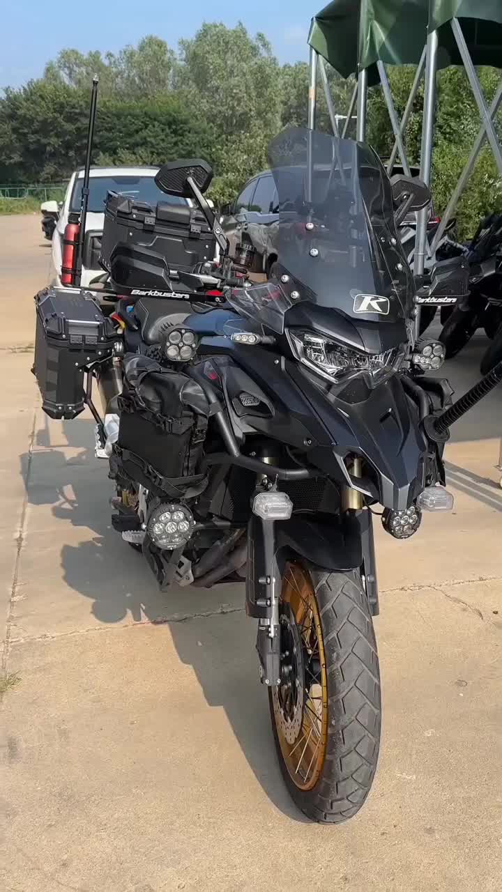 贝纳利 TRK552