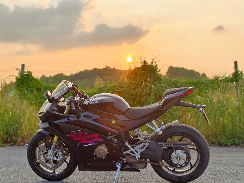 张雪机车 500RR