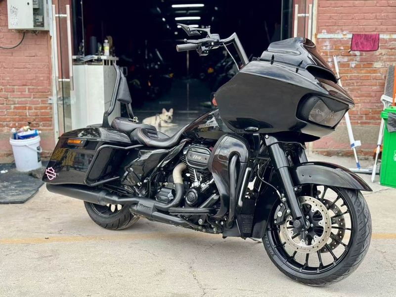 哈雷戴维森 公路滑翔 Road Glide