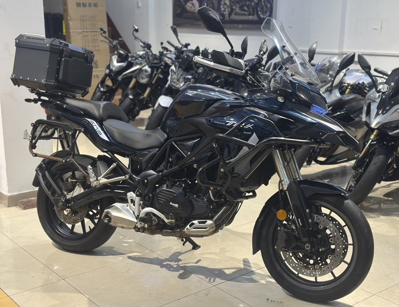 贝纳利 金鹏 TRK502
