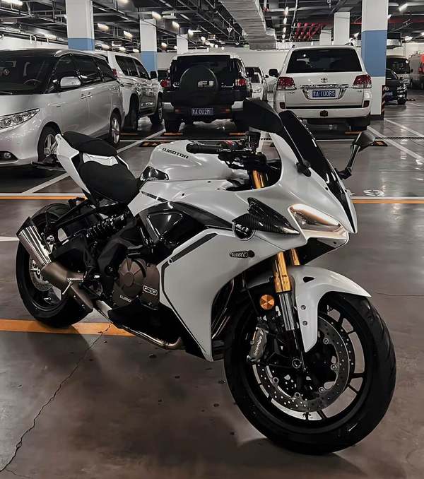 QJMOTOR 赛600