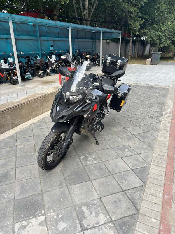 贝纳利 金鹏 TRK502