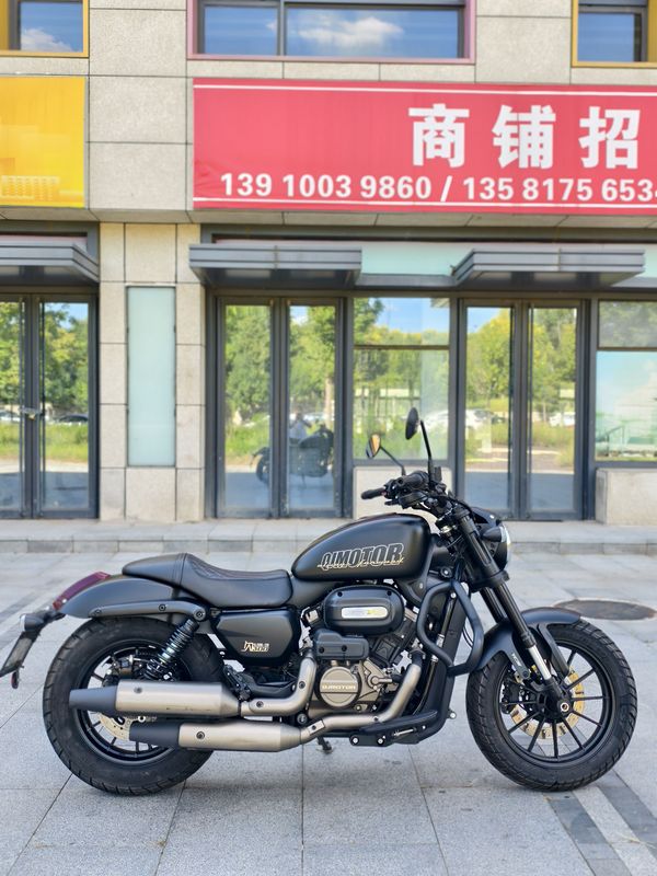 QJMOTOR 闪300S