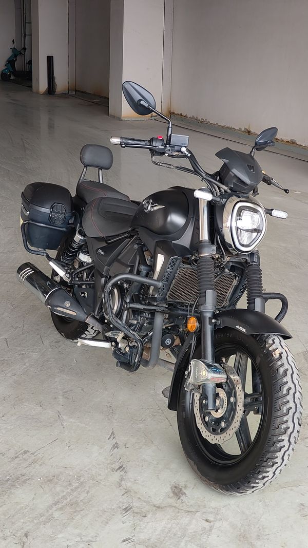 豪爵 TR300
