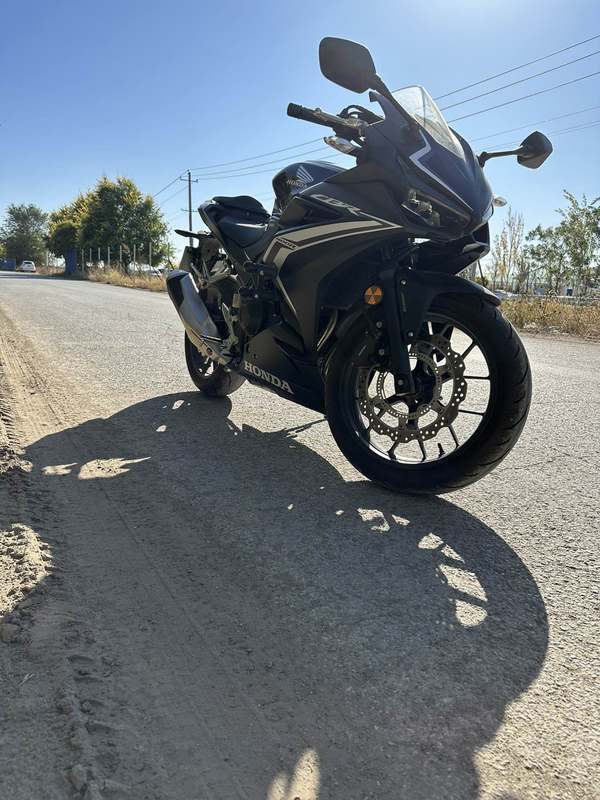 本田WING CBR400R