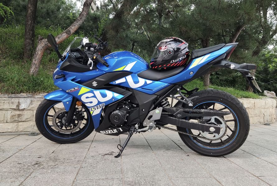 豪爵铃木 GSX250R