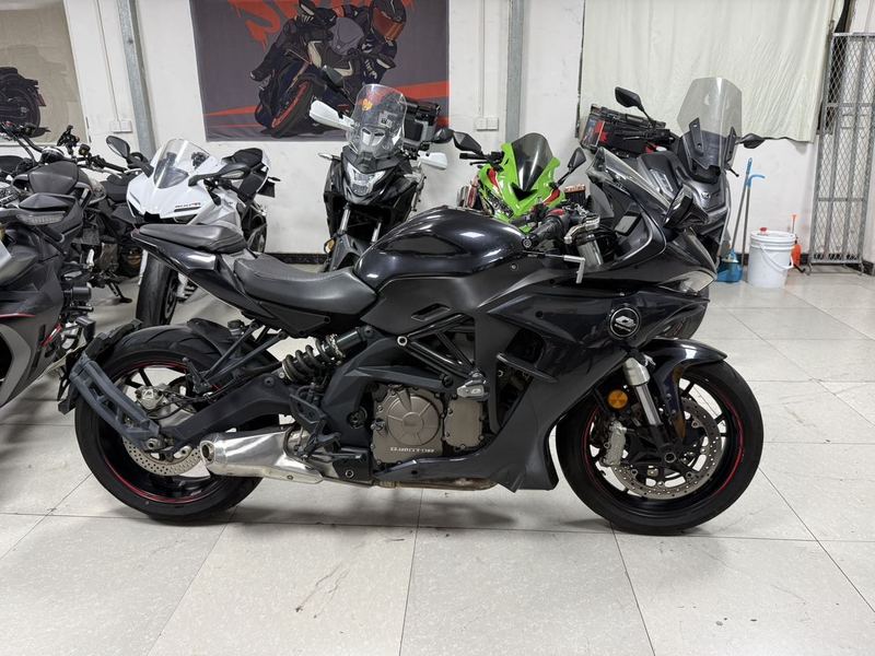 QJMOTOR 赛600