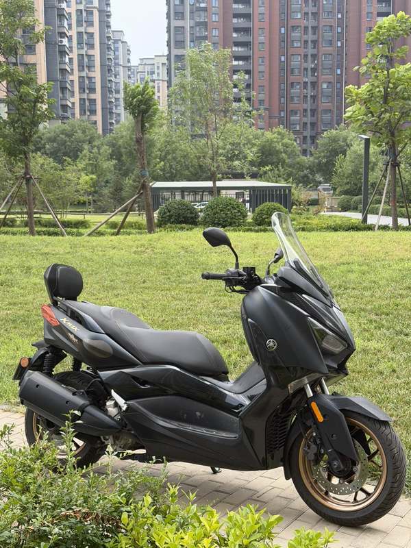 雅马哈 XMAX