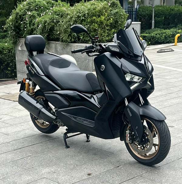 雅马哈 XMAX