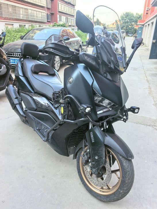 雅马哈 XMAX