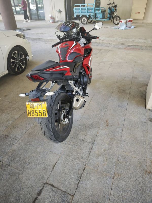 本田WING CBR400R