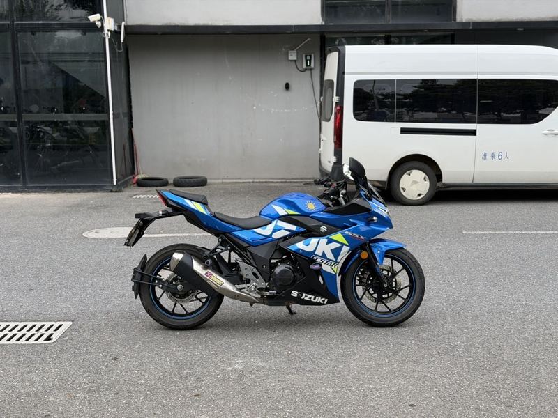 豪爵铃木 GSX250R