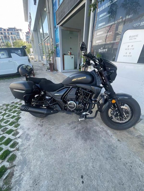 豪爵 TR300