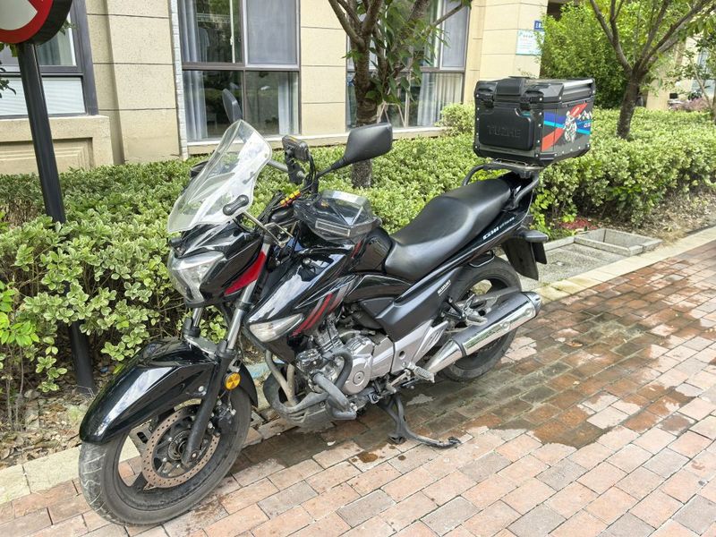 豪爵铃木 骊驰 GW250