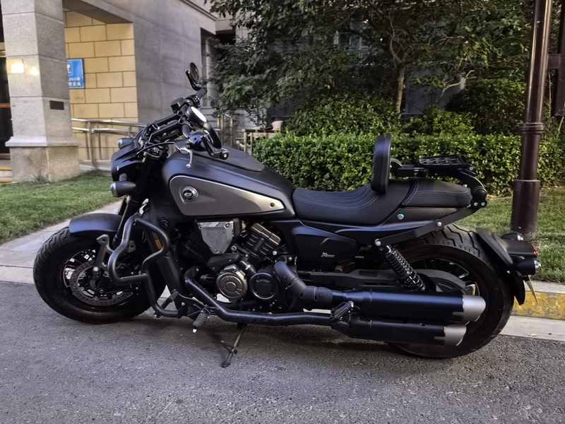 QJMOTOR 闪600