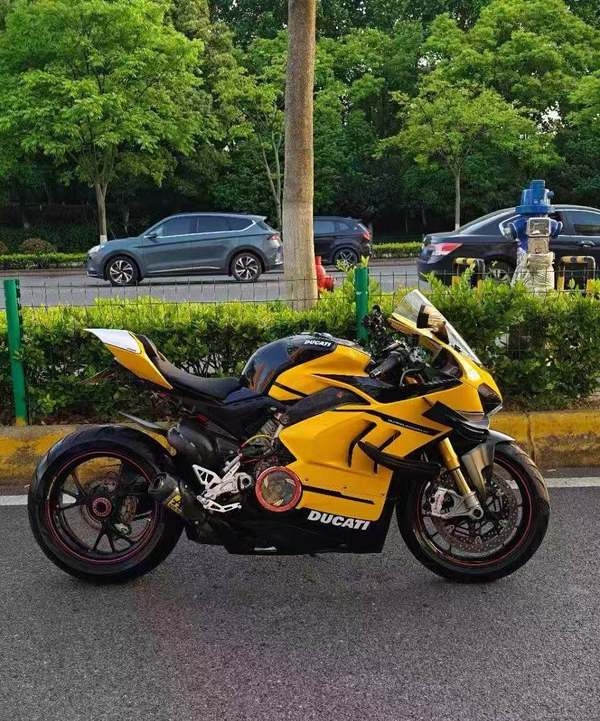 杜卡迪 Panigale V4