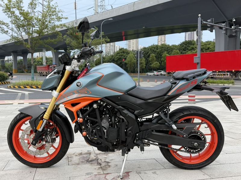 无极 525R