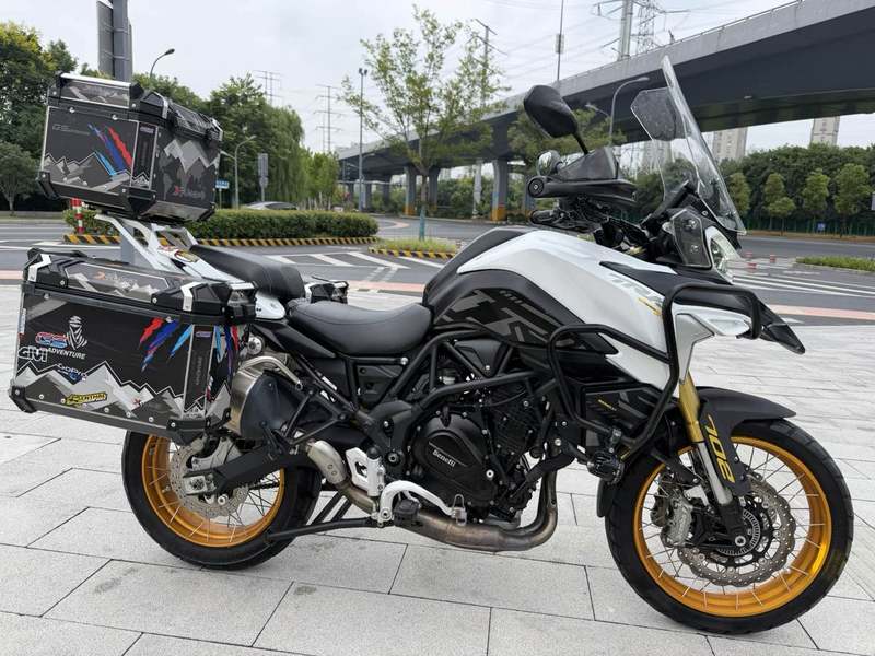贝纳利 TRK702