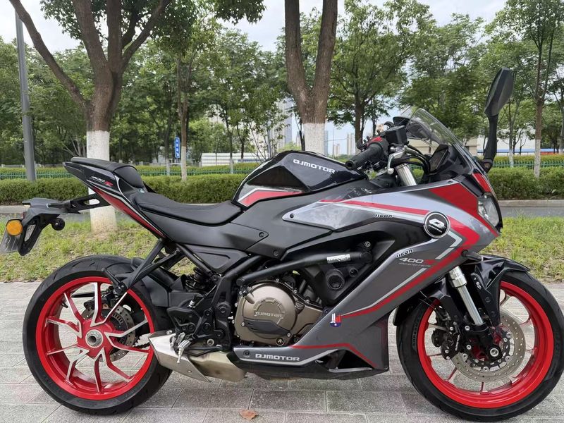 QJMOTOR 赛400