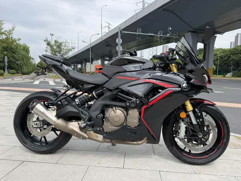 QJMOTOR 赛600