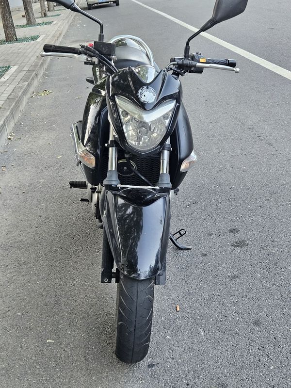 豪爵铃木 骊驰 GW250