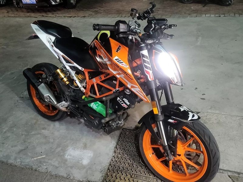 KTMR2R 390 Duke