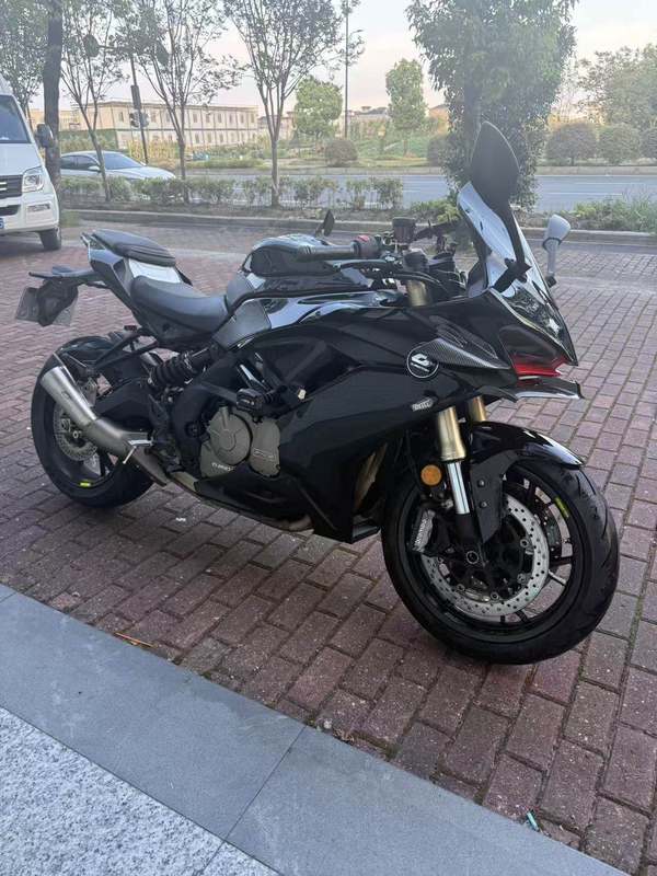 QJMOTOR 赛600