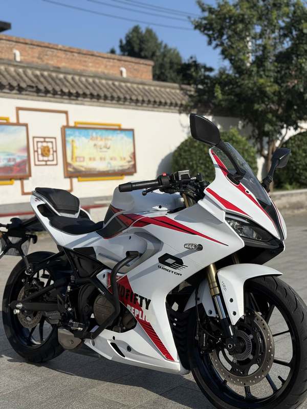 QJMOTOR 赛250