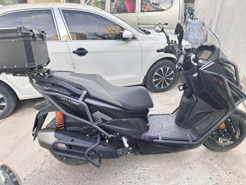 QJMOTOR 鸿250