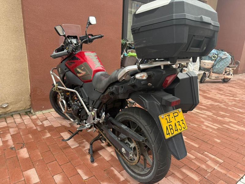 豪爵铃木 DL250