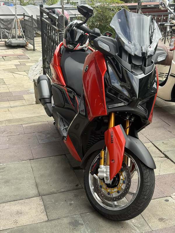 雅马哈 XMAX
