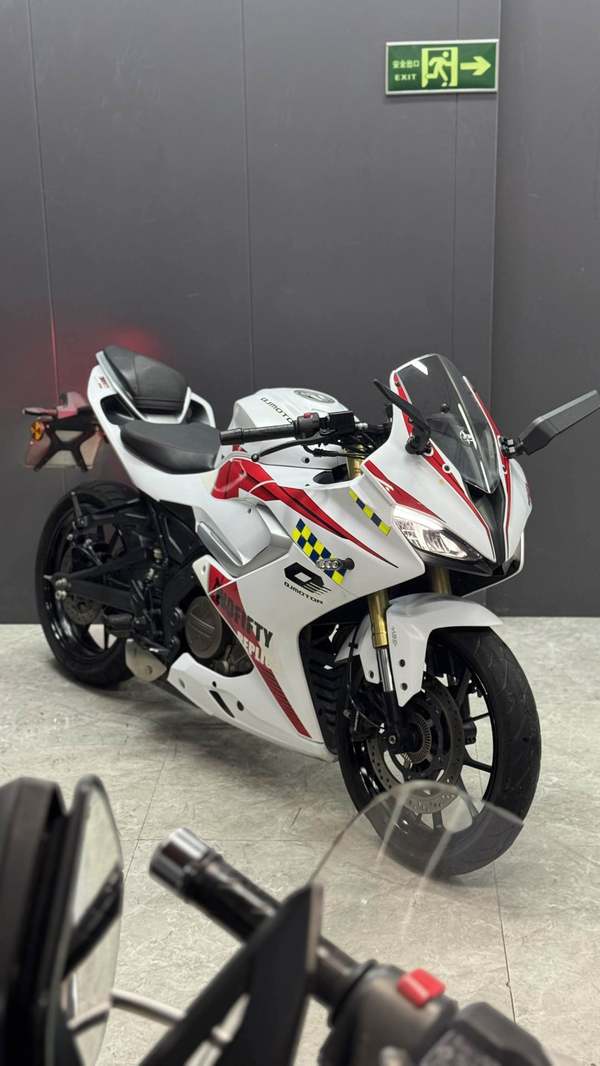 QJMOTOR 赛250