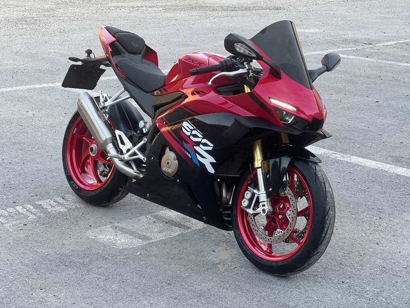 张雪机车 500RR