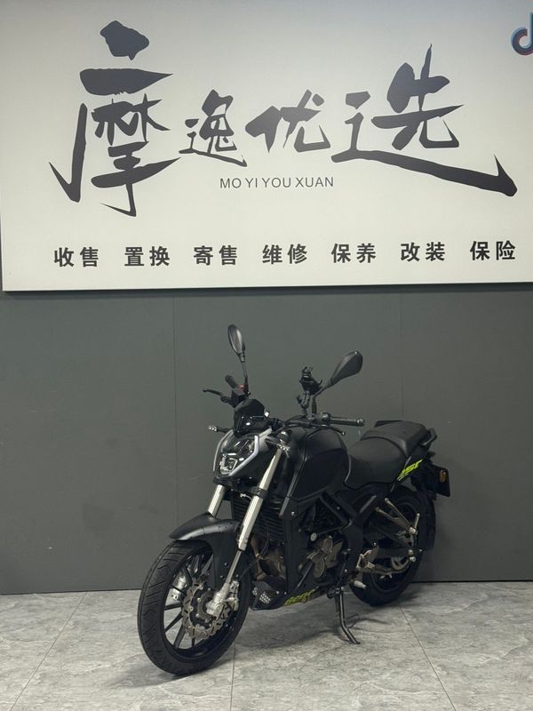 贝纳利 小黄龙 TNT 25