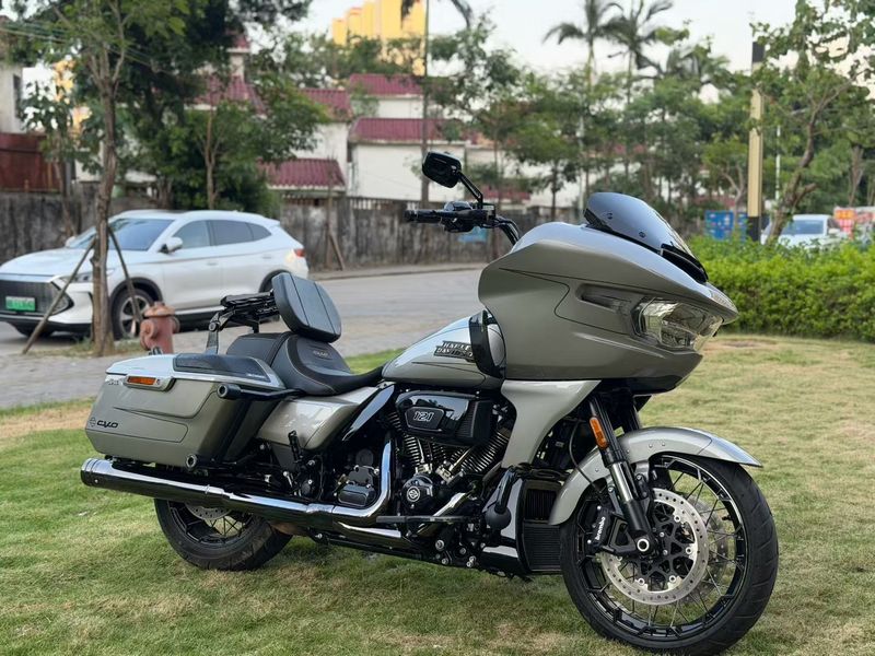 哈雷戴维森 公路滑翔 Road Glide