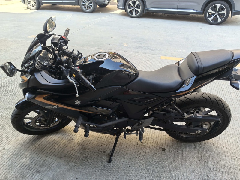 豪爵铃木 GSX250R