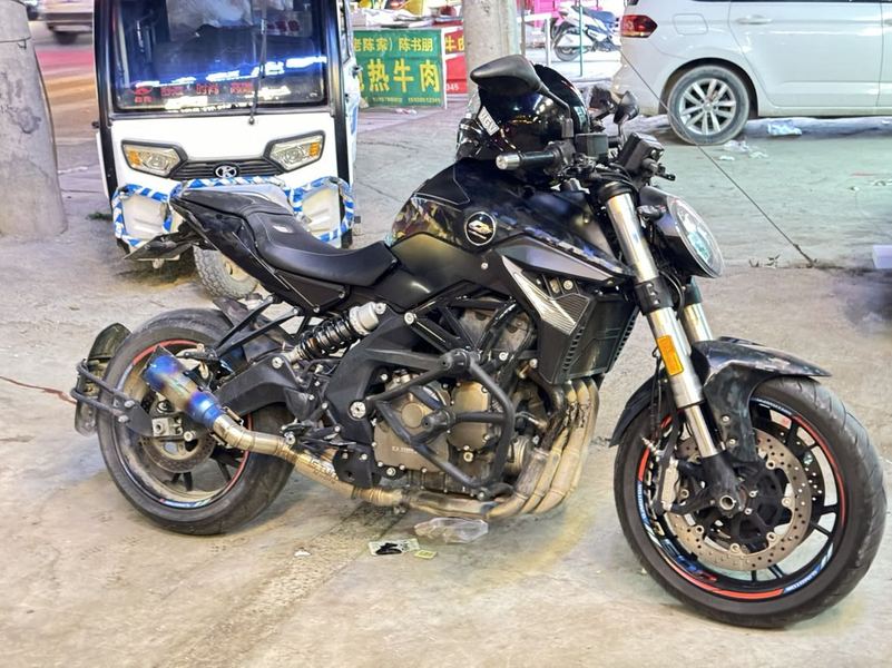 QJMOTOR 追600