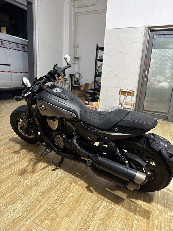 QJMOTOR 闪600