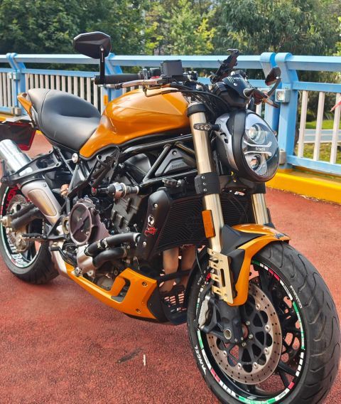 贝纳利 752S