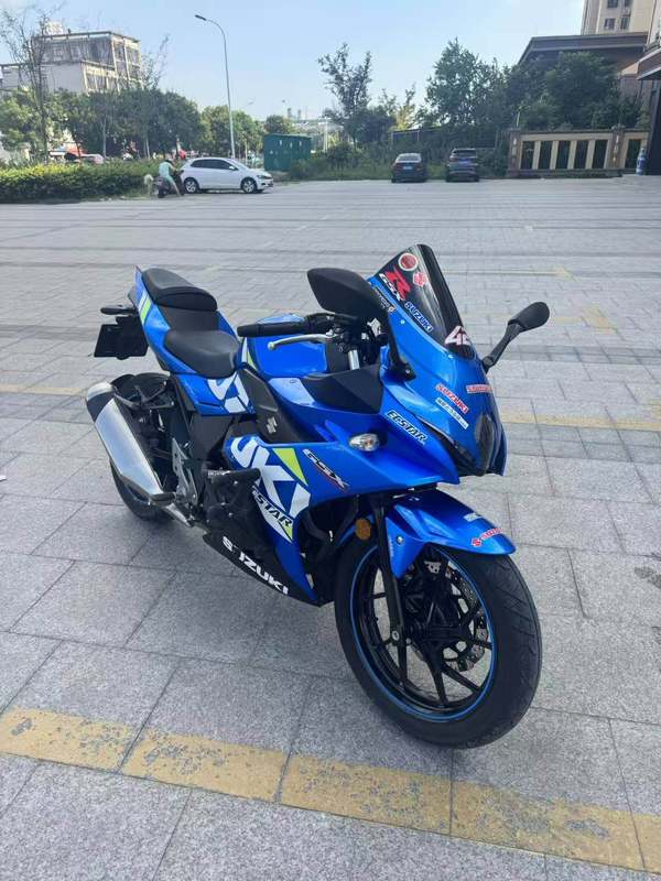 豪爵铃木 GSX250R