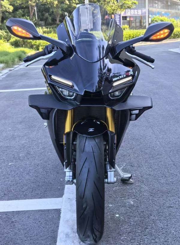 张雪机车 500RR