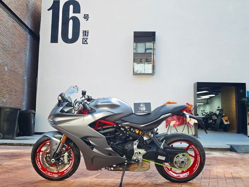 杜卡迪 SuperSport